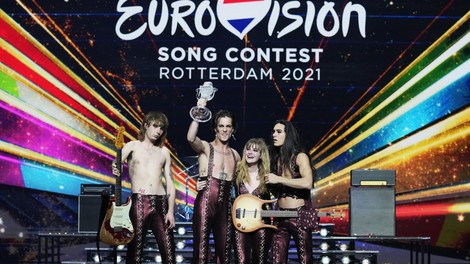 Spodrsljaj z Evrovizije: Tega včeraj gledalci zagotovo ne bi smeli videti (ker je danes svet šokiran)