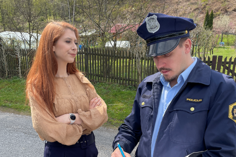 Eva Boto (Hitradio Center) LAGALA policiji?!