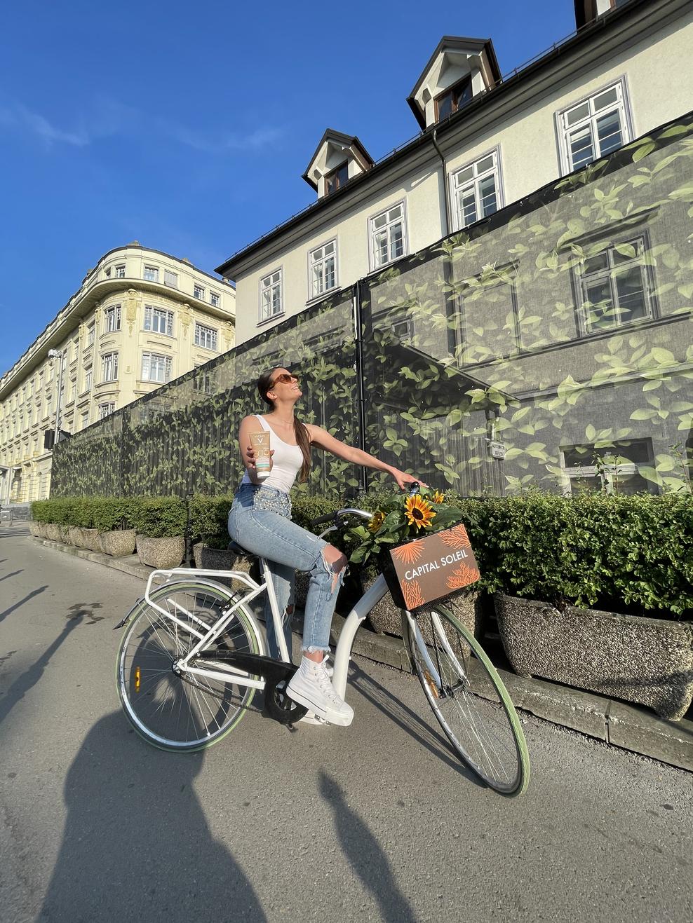 Visoka zaščita pred soncem za vsakdanjo uporabo, ki neguje kožo in ohranja planet (foto: Vichy)