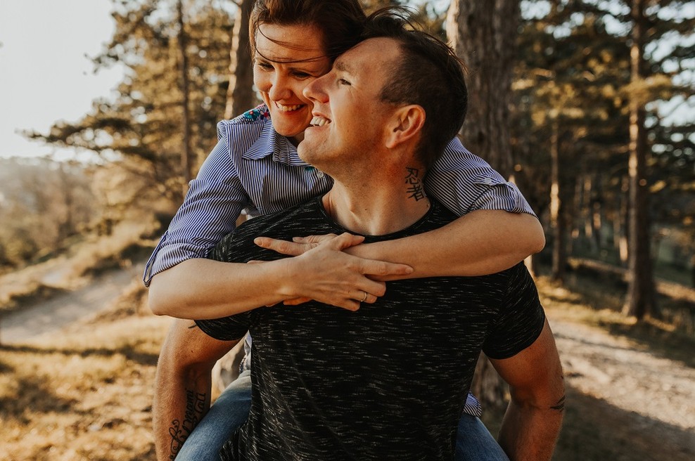 Še iščeš ljubezen? Preveri TO! Iskanje partnerja preko spleta pripeljalo do Sanjske poroke 8 ❤️ (foto: Promocijski material)