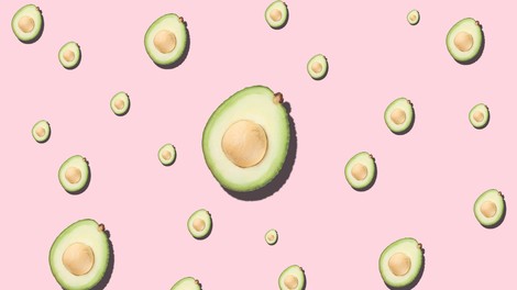 Zapiši si tole: Tale preprosta jed iz avokada bo 100-odstotno nova viralna uspešnica (in res je okusna)
