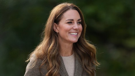 Kate Middleton ZNOVA navdušila v obleki iz Zare (in popolna je za to jesen)