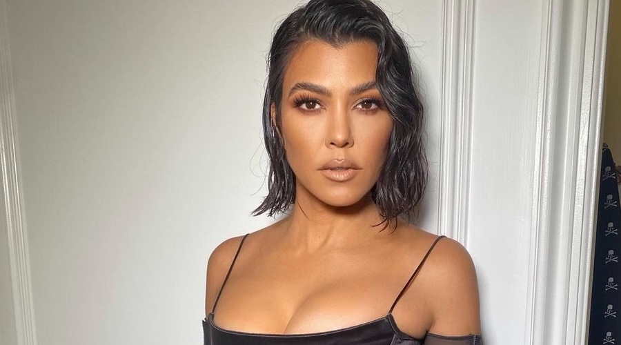 Po zaslugi Kourtney Kardashian je TO najbolj VROČA manikira ta hip (narediš si jo lahko sama) (foto: Profimedia)