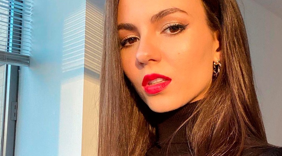 Ne veš, kako nositi ČRN puli? Modne vplivnice ga letos nosijo tako (zelo očarljivo) (foto: Profimedia)