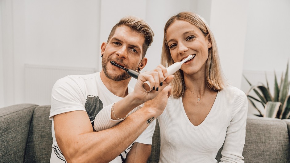 Kaj imajo skupnega znani Slovenci in električna zobna ščetka?