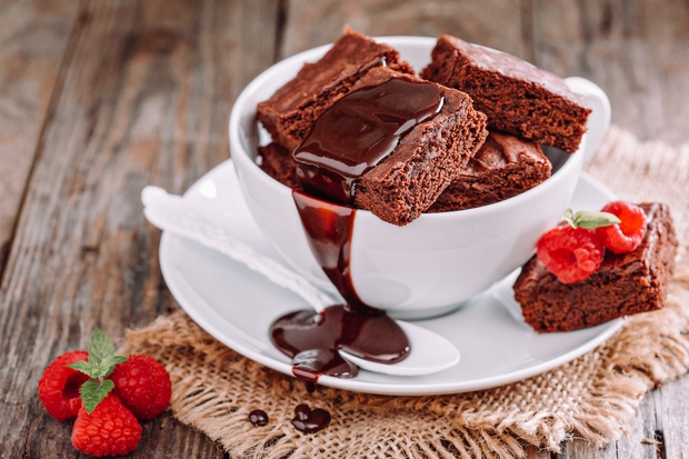 Obožuješ čokolado, brownije in vse sladko? Potem imamo zate odličen in zelo enostaven recept, nad katerim bo navdušena vsaka sladkosnedka. …