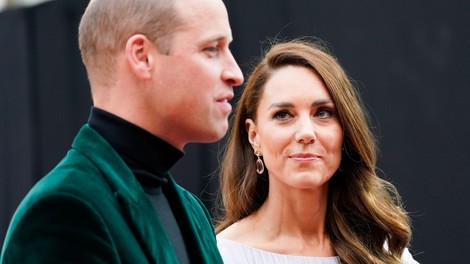 Nepričakovano! Princ William in Kate na kraljičinem pogrebu KRŠILA kraljevi protokol
