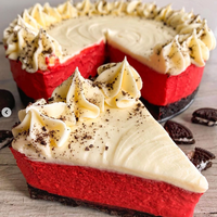 (Recept) To je 'rdeč žameten' cheesecake brez peke, enostaven za pripravo in čisto vedno uspe