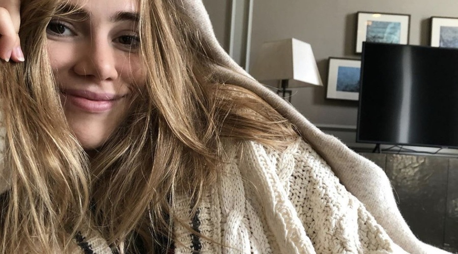 Wow! Naša stilistka razkriva 3 super načine, kako nositi pleteno jopo, ki jo imaš v omari (foto: Profimedia)