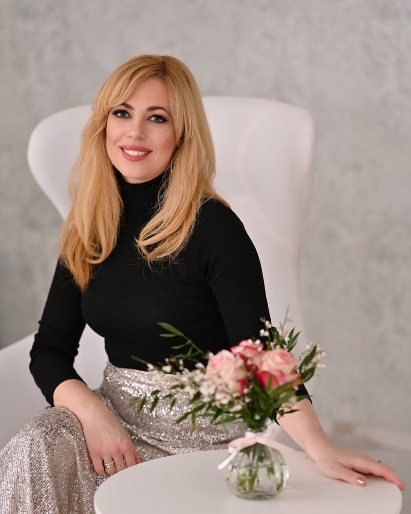 Ne le Ana Tavčar, v javnost prišlo, da se je ločila tudi TA priljubljena POP TV voditeljica 😔 (foto: RTV)