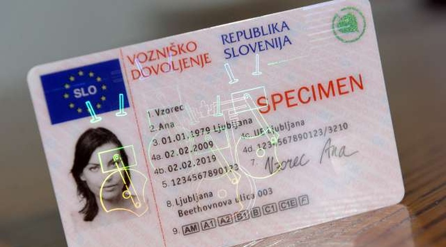 Imaš še vedno staro vozniško dovoljenje? Potem moraš nujno vedeti tole (foto: STA)