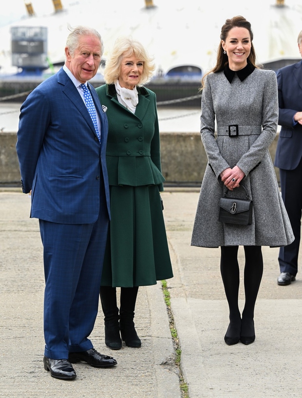 Kate Middleton se je odločila za obleko, katero je nosila že leta 2019 v družbi kraljice Elizabete II., ob otvoritvi …
