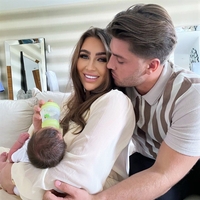 "Četrti zmenek sva preživela v ... porodnišnici" (neverjetna resnična zgodba s Tinderja)