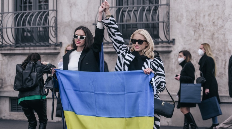 Kako lahko pomagaš Ukrajini? Preverjeni kanali, ki so nam jih posredovale ukrajinske kolegice (foto: Profimedia)