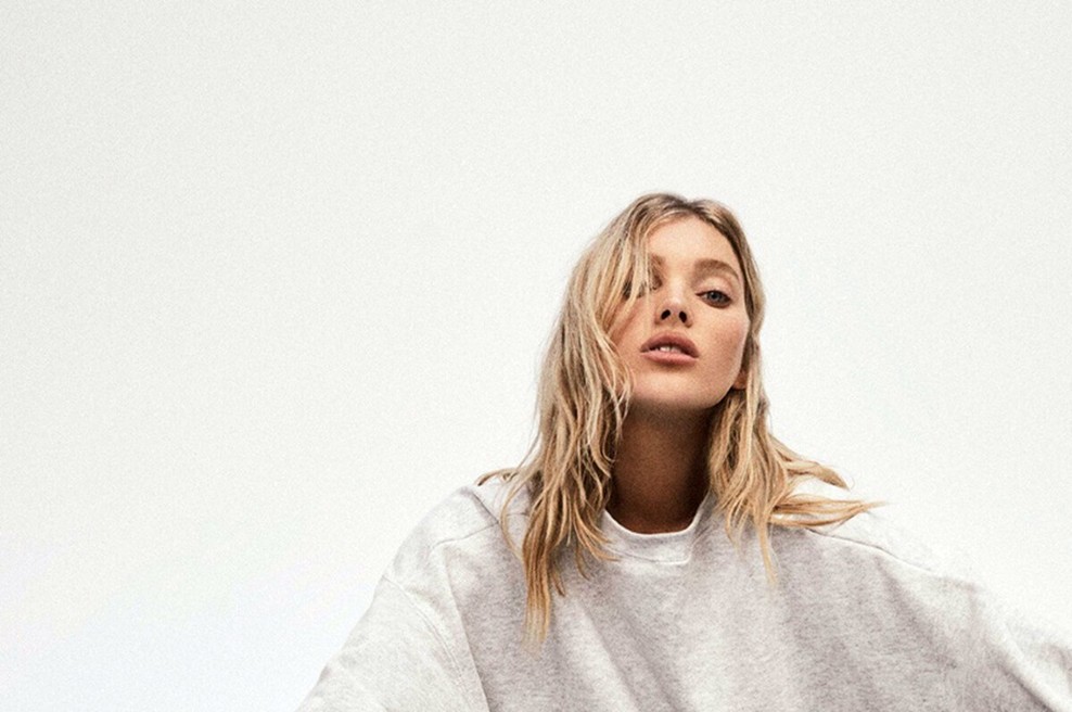 Adijo, modre kavbojke, to je "it" barva prestiža za to pomlad, te bo hotela imeti čisto vsaka (foto: Profimedia)