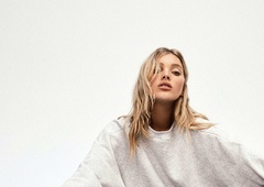 Adijo, modre kavbojke, to je "it" barva prestiža za to pomlad, te bo hotela imeti čisto vsaka