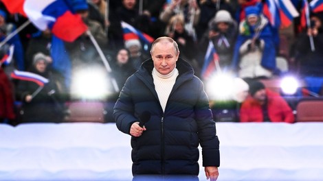 Putin: Veš ta jakna s fotke? Ko boš izvedela, koliko je odšel zanjo, te bo KAP (VIDEO)