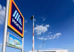 V Hoferju za manj kot 25 evrov dobite lepotni pripomoček, za katerega bi sicer odšteli skoraj 500 evrov