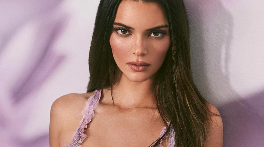 Modna urednica je med več kot 50 oblekami iz Zare, H&M in Manga izbrala 7 najlepših (in najbolj ugodnih) (foto: Profimedia)