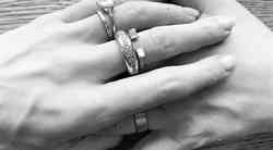 Pretresena Slovenka: "Sestra pokojnega moža želi moj zaročni prstan!"