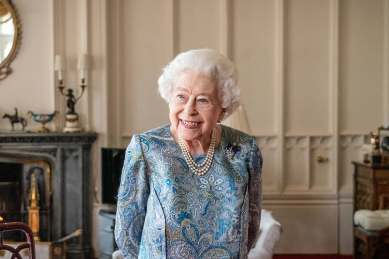 RAZKRIVAMO: Kraljica Elizabeta II. NI umrla zaradi starosti, ampak zaradi TE bolezni (foto: BBC news/posnetek zaslona)