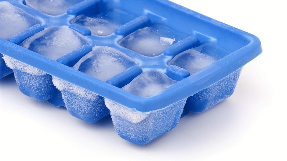 Tako boš svoj pladenjček za led napolnila BREZ POLIVANJA (aleluja!) (foto: Profimedia)