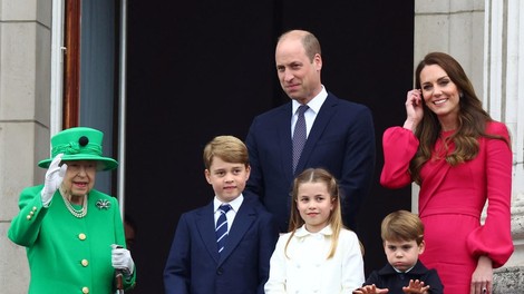 Princ William s sinom Georgeom prvič v javnosti po diagnozi Kate Middleton (ne boš verjela, kaj sta počela)