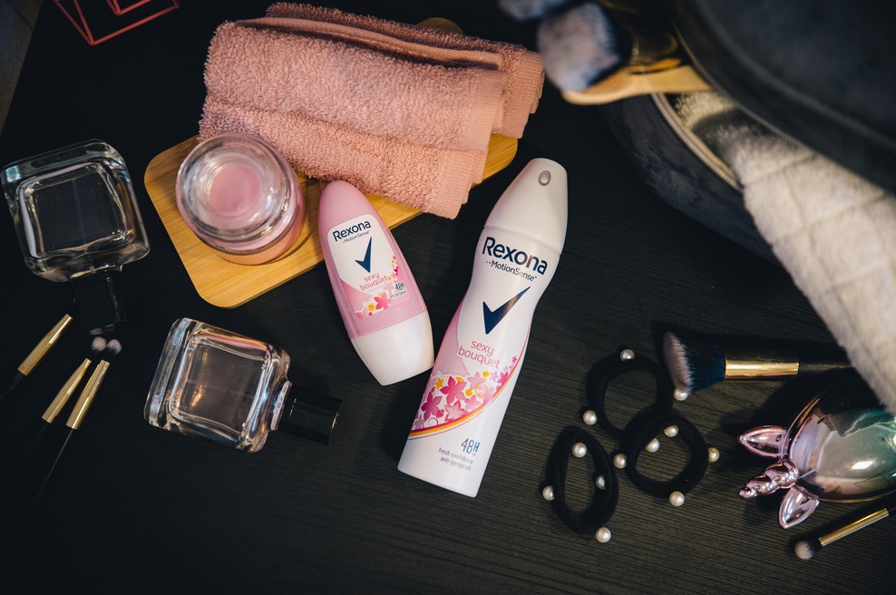 Nikar na dopust brez antiperspiranta Rexona Sexy Bouquet (foto: Rexona)