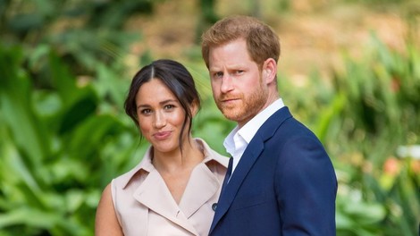 Princ Harry šokirano o Meghan: "Videl sem, kako sta se s soigralcem predajala strastem v pisarni"