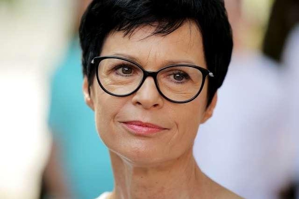 Po odstopu od kandidature, se je Marta Kos odselila iz Slovenije (preveri KAM in ZAKAJ) (foto: sta)