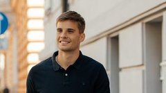 Ta znani (in zelo vroč) Slovenec vstopa v priljubljeni britanski resničnostni šov Love Island - kje ga lahko gledamo?