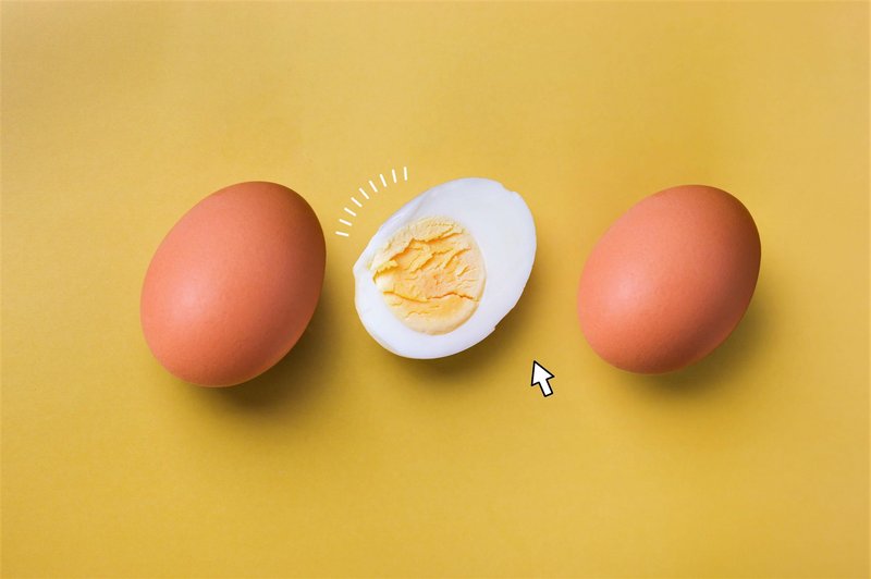 Tako boš pri KUHANEM jajcu ločila rumenjak od beljaka, ne da bi ti rumenjak pri tem razpadel (foto: Profimedia, Obdelava: Cosmo uredništvo)