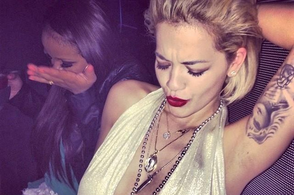 "Silvestrovala sem brez moža, zdaj pa okoli kroži VIDEO, na katerem sem počela TO" (zgodba Slovenke) (foto: Profimedia)