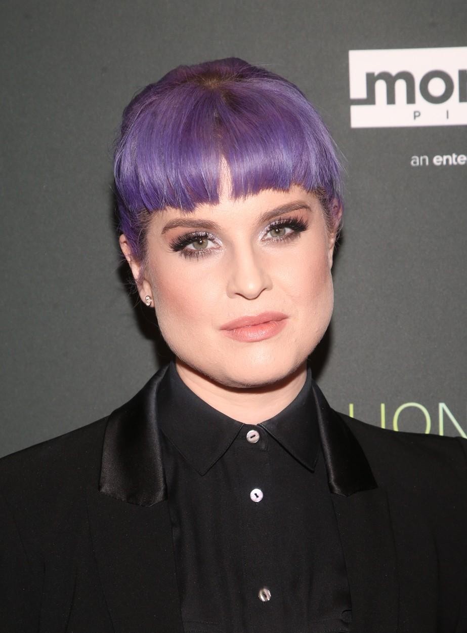 Nekdanja pevka, sicer pa tudi model in igralka Kelly Osbourne, katero zagotovo dobro poznaš, je rodila svojega prvega otroka. In …