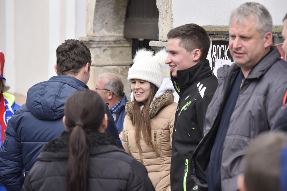 Med množico tistih, ki so pozdravili šampionko, se je znašla tudi Urška Bogataj, ki je ravno na predvečer materinskega dne …