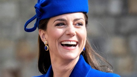 FOTO: Kate Middleton z velikonočnim videzom prekršila eno največjih kraljevih tradicij