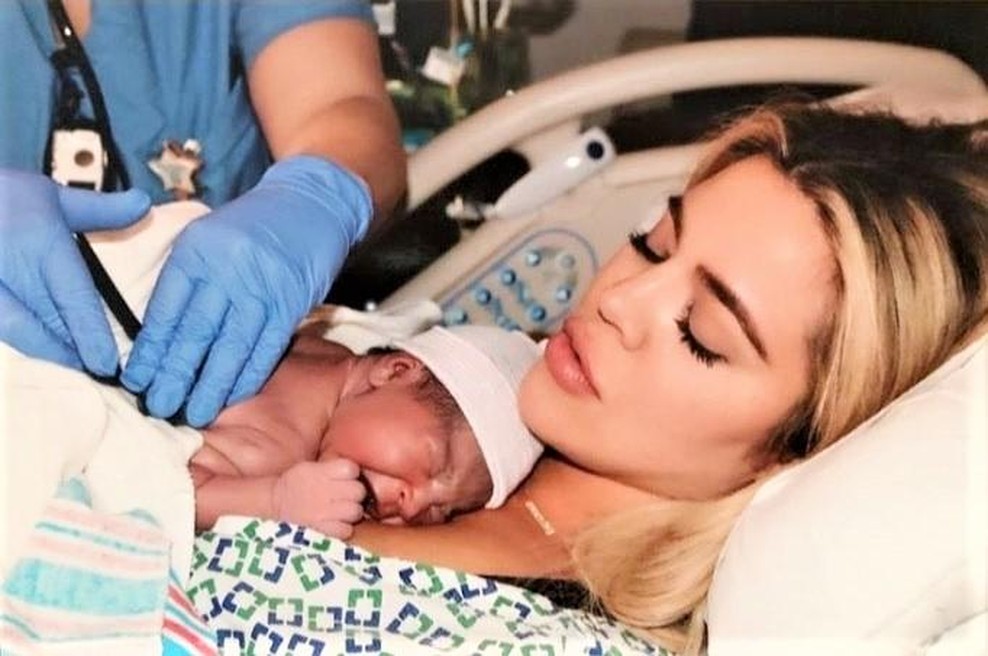 Pa saj ni res! Mlada mamica trdi, da je rodila v pičlih ŠESTIH minutah, ker je vsak dan ... (foto: Profimedia)