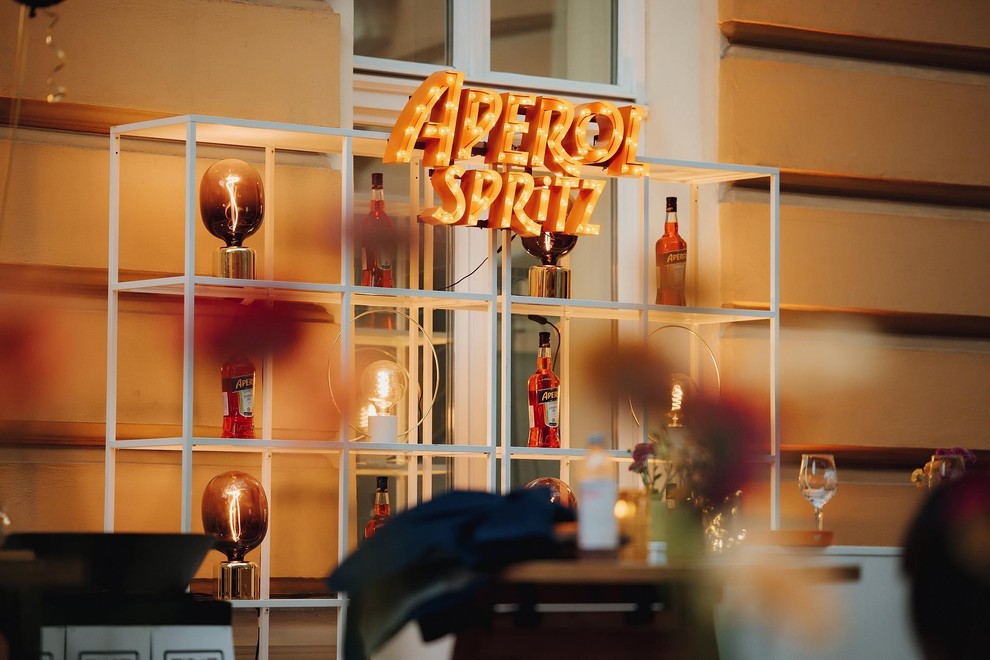 Kotiček Aperol Spritz je bil prava paša za oči.