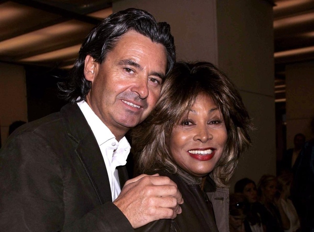 Morda nisi vedela, da se je Tina Turner z Erwinom Bachom poročila šele pri 73 letih? Z izbrancem sta bila …