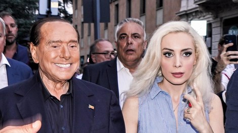Silvio Berlusconi: Kdo je njegova ljubezen Marta, ki mu je do zadnjega stala ob strani? (+ njuna zadnja skupna fotka)