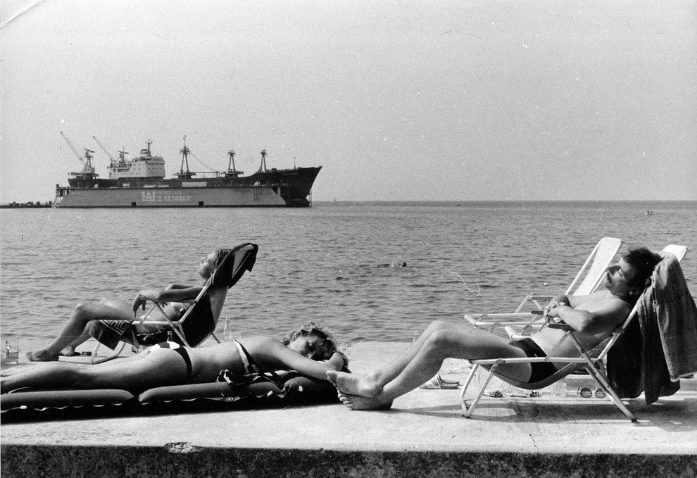 Ne le, da fotografije s plaže, nastale v sedemdesetih in osemdesetih letih prejšnjega stoletja, pri mnogih sprožijo bolečo nostalgijo, ob …