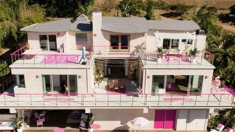 Si vedela, da lahko na AirBnb rezerviraš Barbie Malibu Dreamhouse? Imamo fotke (+ koliko stane na noč)
