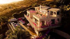 Si vedela, da lahko na AirBnb rezerviraš Barbie Malibu Dreamhouse? Imamo fotke (+ koliko stane na noč)