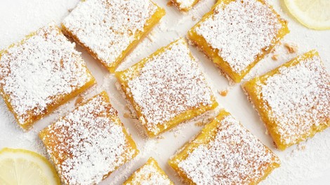 Recept: Sočni limonini kolački (gotovi v manj kot pol ure!)