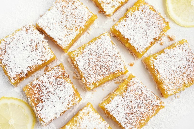 Recept: Sočni limonini kolački (gotovi v manj kot pol ure!) (foto: Profimedia)