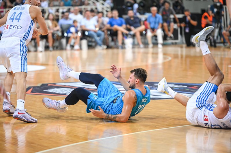 Hud udarec za Slovenijo: Kako hudi sta v resnici poškodbi Dončića in Čančarja? (foto: Profimedia)