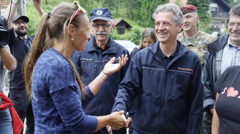 Tina Maze pomagala v domačem kraju: "Ne morem dojeti, kaj je doletelo Slovenijo!"