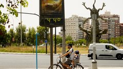 Genialen način, kako v minuti znižati temperaturo v avtu za 10 stopinj: Kdo bi si mislil, da je lahko tako enostavno! (VIDEO)