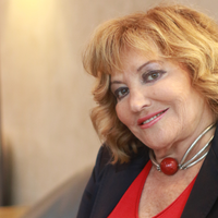 Tereza Kesovija je morala odgovarjati na neprijetna vprašanja in se skoraj javno zagovarjati: "Kdo lahko zgradi hišo brez kredita?!