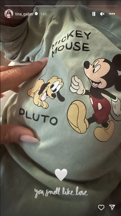 Verjetno veš, da je Tina sredi junija postala teta, saj je njena sestra Urša Gaber postala mamica. Ob fotografiji dojenčka …